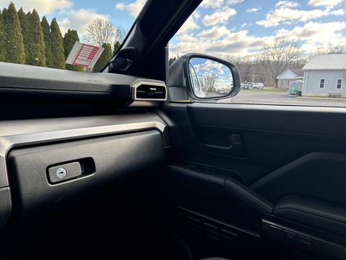 Used 2025 Toyota 4Runner TRD Off-Road Premium image 23