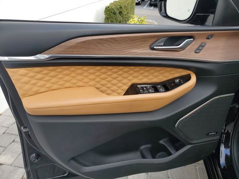 Used 2022 Jeep Grand Cherokee L Summit w/ Advanced Protech Group IV image 19