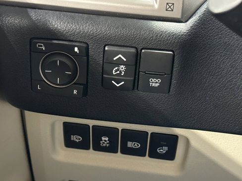 Used 2022 Lexus GX 460 Premium w/ Premium Plus Package image 38