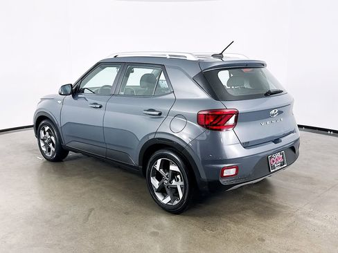 Used 2024 Hyundai Venue SEL image 7