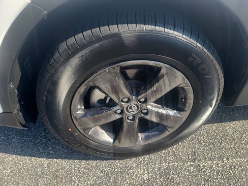 Used 2015 Toyota RAV4 XLE AWD/4WD image 13