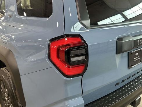 Used 2025 Toyota 4Runner SR5 image 9