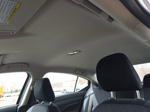 Used 2025 Nissan Versa SV image 15