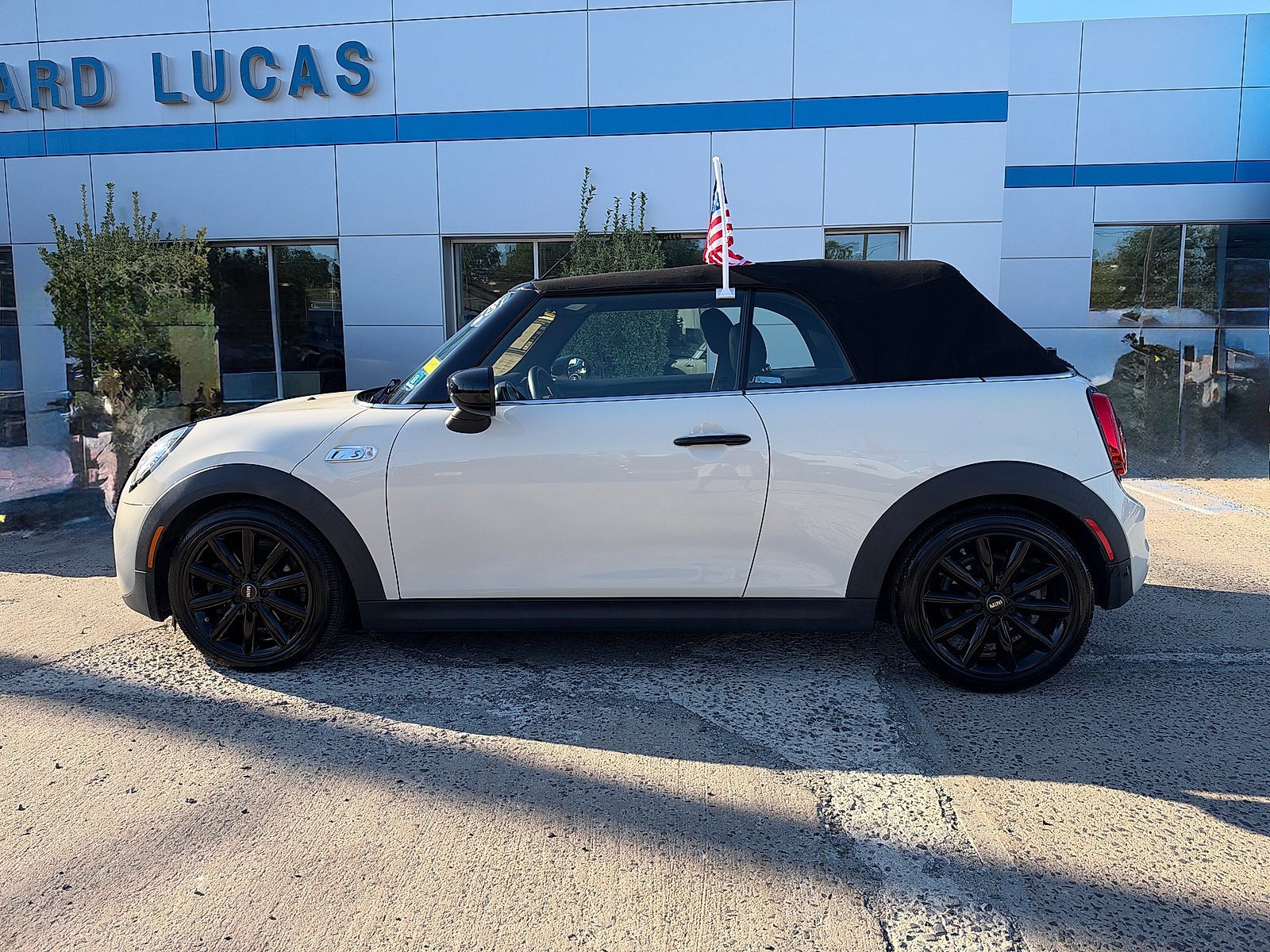Used 2020 MINI Cooper S FWD image 8