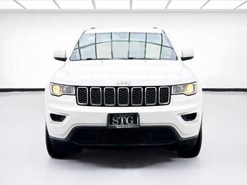 Used 2019 Jeep Grand Cherokee Laredo w/ Security & Convenience Group image 2