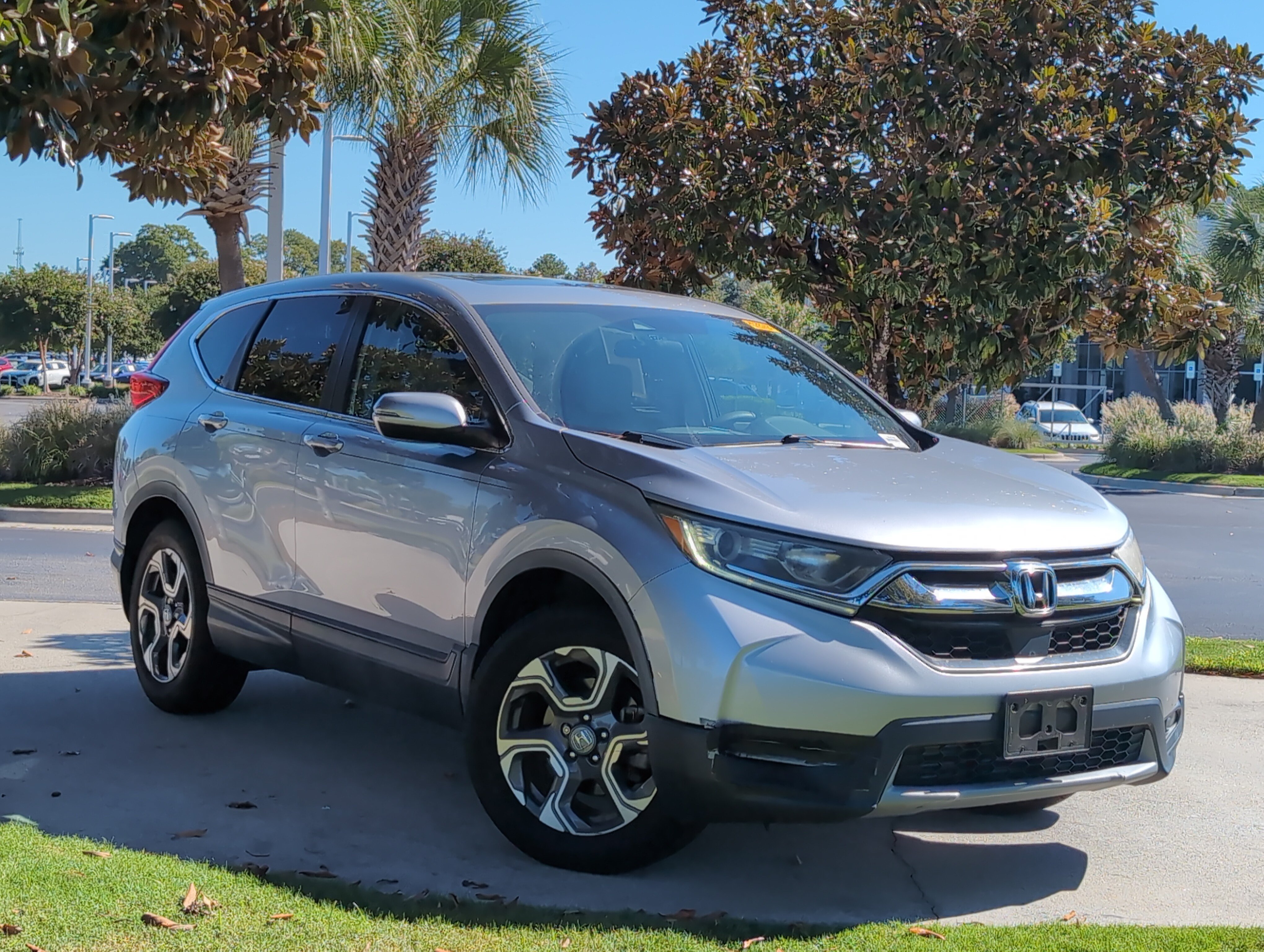 Used 2017 Honda CR-V EX image 2