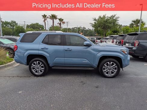 Certified 2025 Toyota 4Runner Limited AWD/4WD image 4