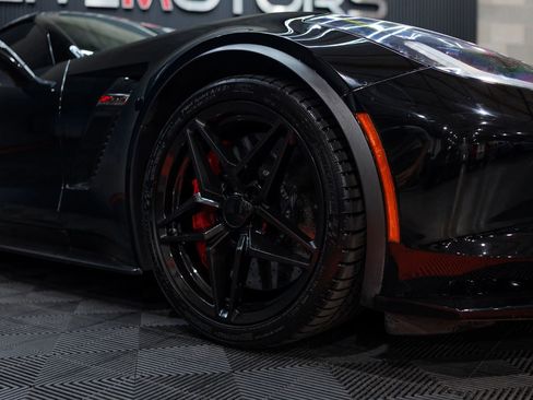Used 2019 Chevrolet Corvette Z06 w/ Z07 Performance Package RWD image 5