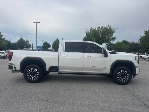 Used 2025 GMC Sierra 2500 Denali Ultimate AWD/4WD image 4