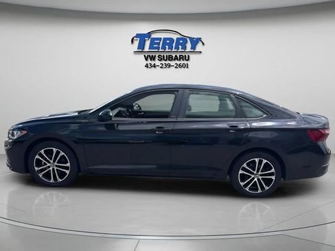 Used 2025 Volkswagen Jetta Sport FWD image 4