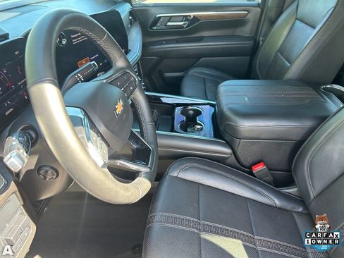Used 2025 Chevrolet Tahoe High Country AWD/4WD image 18