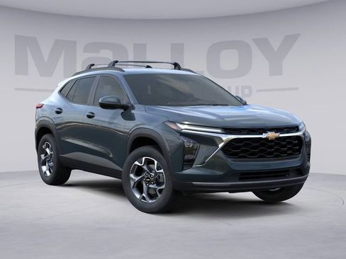 New 2026 Chevrolet Trax LT image 2
