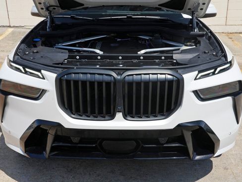 Used 2023 BMW X7 xDrive40i w/ Executive Package AWD/4WD image 8