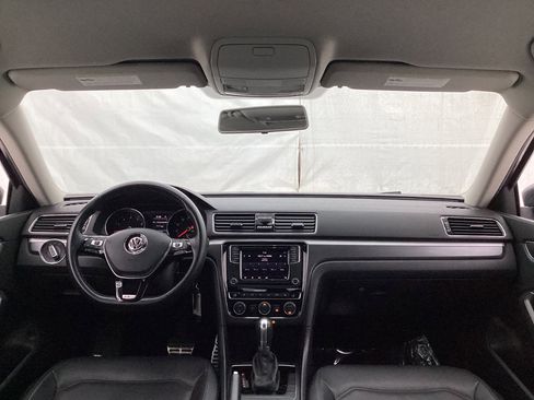 Used 2018 Volkswagen Passat 2.0T R-Line FWD image 27