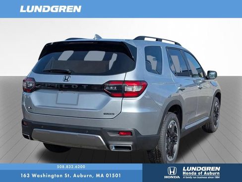 New 2026 Honda Pilot Touring image 6