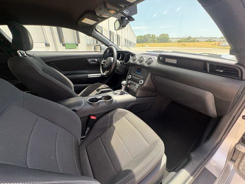 Used 2015 Ford Mustang Coupe RWD image 16