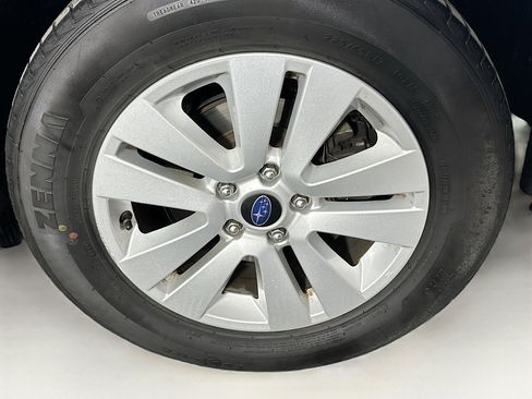 Used 2017 Subaru Outback 2.5i Premium AWD/4WD image 11