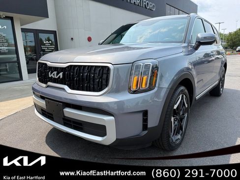 Certified 2024 Kia Telluride EX w/ EX Captain's Chair Package AWD/4WD image 3