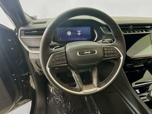 New 2025 Jeep Grand Cherokee L Limited image 11