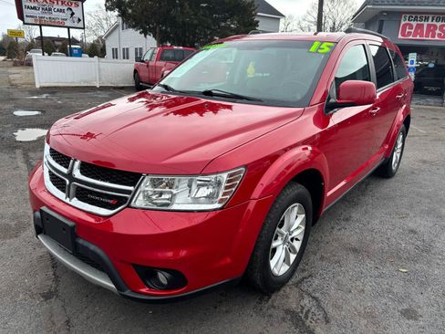 Used 2015 Dodge Journey SXT w/ Flexible Seating Group image 1