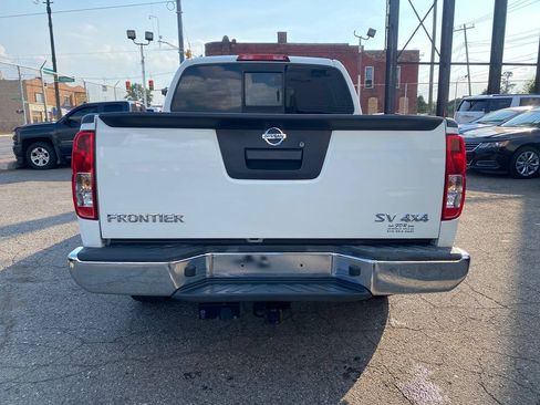 Used 2016 Nissan Frontier SV AWD/4WD image 11