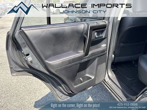 Used 2024 Toyota 4Runner TRD Off-Road Premium AWD/4WD image 34