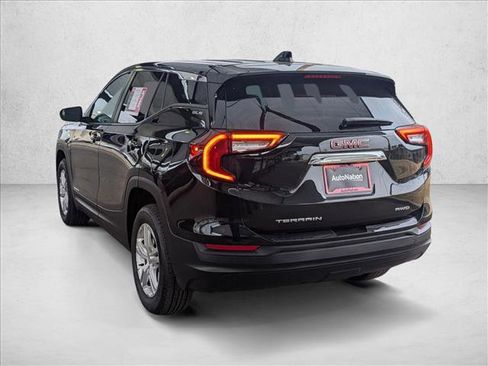 Used 2024 GMC Terrain SLE image 7