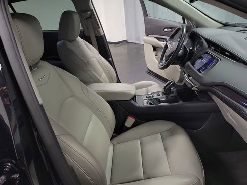 Used 2023 Cadillac XT4 Luxury w/ Cold Weather Package image 24