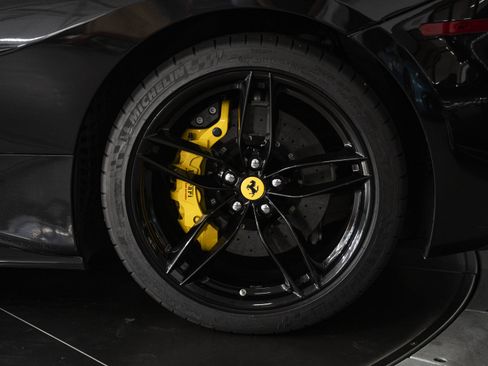 Used 2016 Ferrari 488 GTB RWD image 16