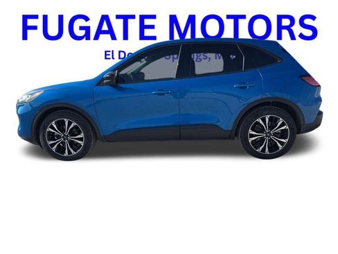 Used 2021 Ford Escape SE w/ SE Sport Appearance Package image 3