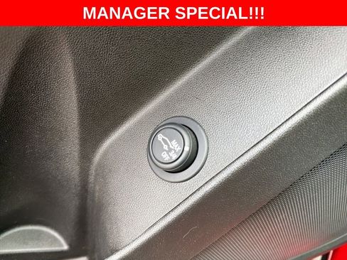 Used 2024 Chevrolet Equinox LT w/ LPO, Floor Liner Package FWD image 36