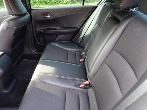 Used 2017 Honda Accord Sport image 16