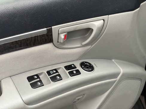 Used 2009 Hyundai Santa Fe GLS image 12