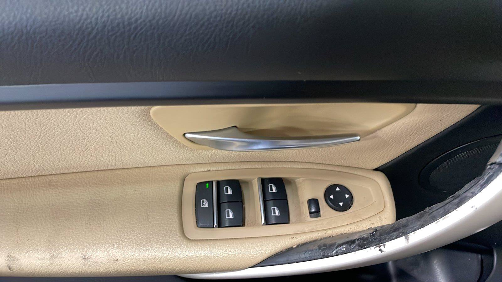 Used 2017 BMW 320i Sedan RWD image 24