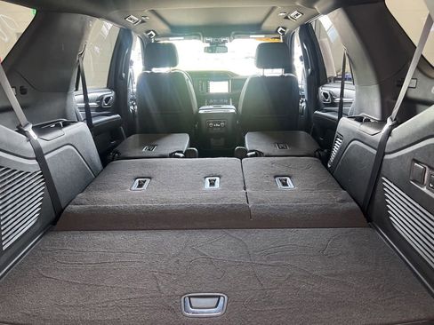 Used 2024 GMC Yukon Denali AWD/4WD image 34