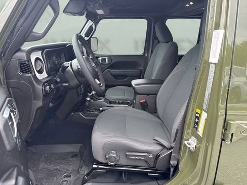 Used 2024 Jeep Wrangler Unlimited Sport AWD/4WD image 5