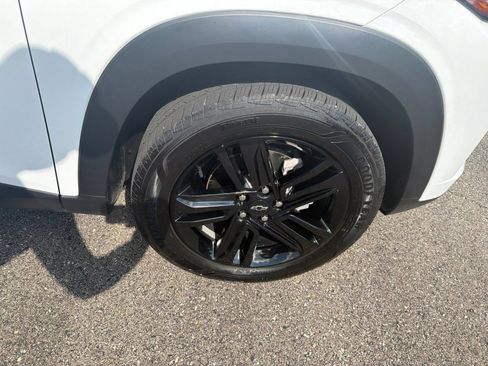 Used 2024 Chevrolet Trax ACTIV w/ Sunroof Package FWD image 29