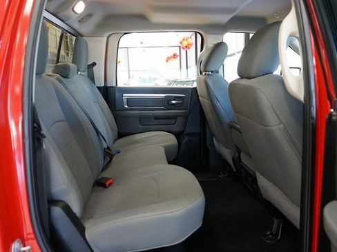 Used 2018 RAM 1500 Classic SLT image 9