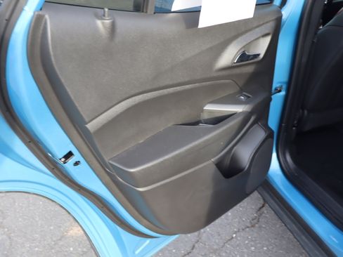 Used 2025 Chevrolet Trax RS w/ Driver Confidence Package image 31