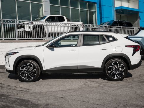 New 2026 Chevrolet Trax RS w/ Driver Confidence Package image 8