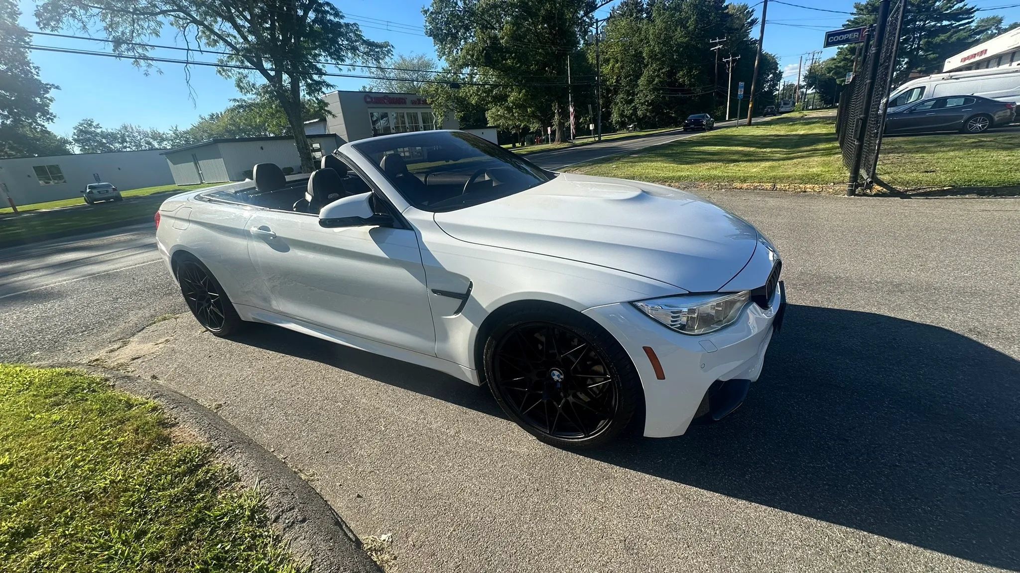 Used 2016 BMW M4 Convertible RWD image 3