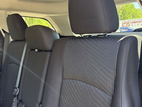 Used 2017 Dodge Journey SE image 31