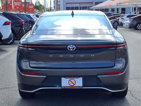 Used 2024 Toyota Crown XLE image 5