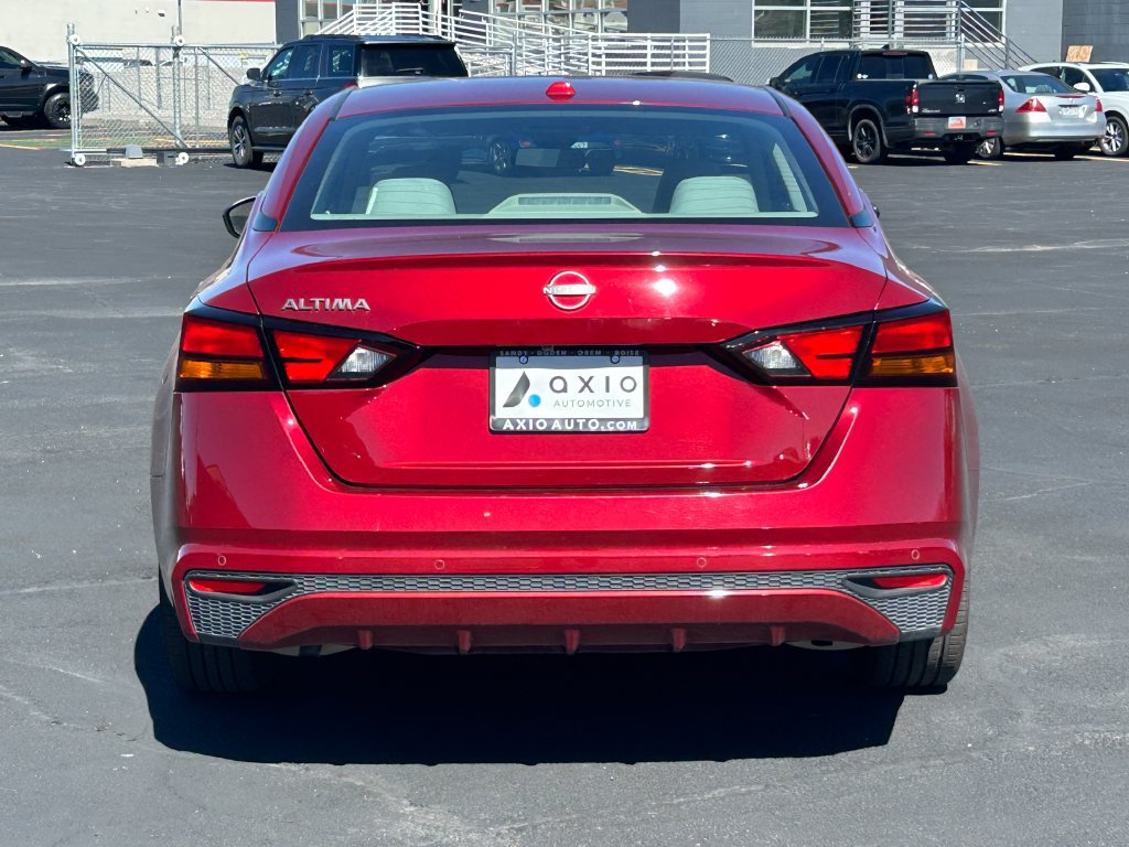 Used 2025 Nissan Altima 2.5 SV FWD image 4