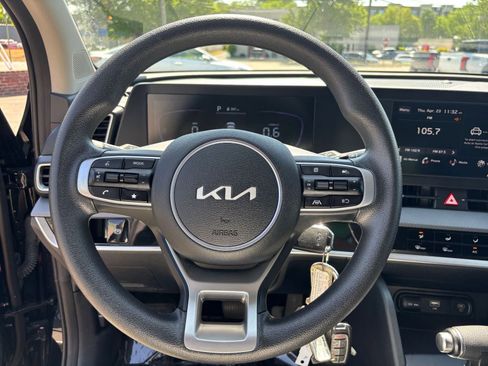 Used 2025 Kia Sportage LX FWD image 27