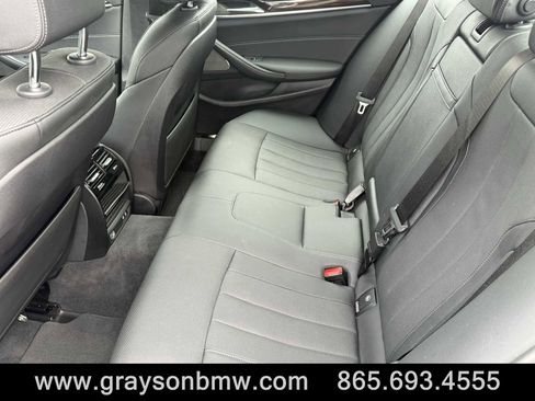 Used 2022 BMW 530e xDrive w/ Premium Package image 41