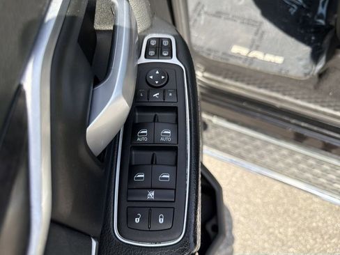 Used 2024 RAM 2500 Big Horn AWD/4WD image 19