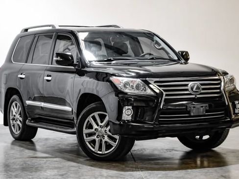 Used 2014 Lexus LX 570 4WD image 9