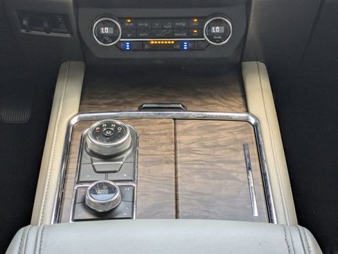 Used 2020 Ford Expedition Max Platinum AWD/4WD image 27