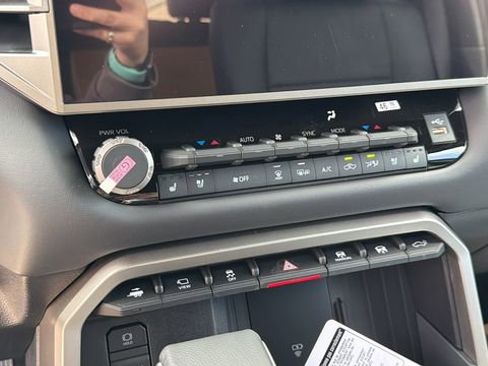 New 2026 Toyota Tundra Platinum AWD/4WD image 18